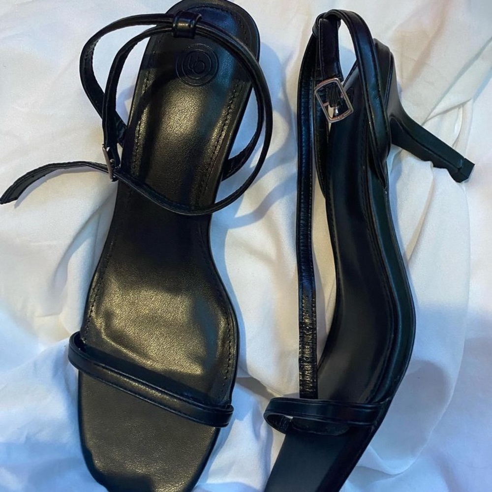 Uo Black Kitten Heel
